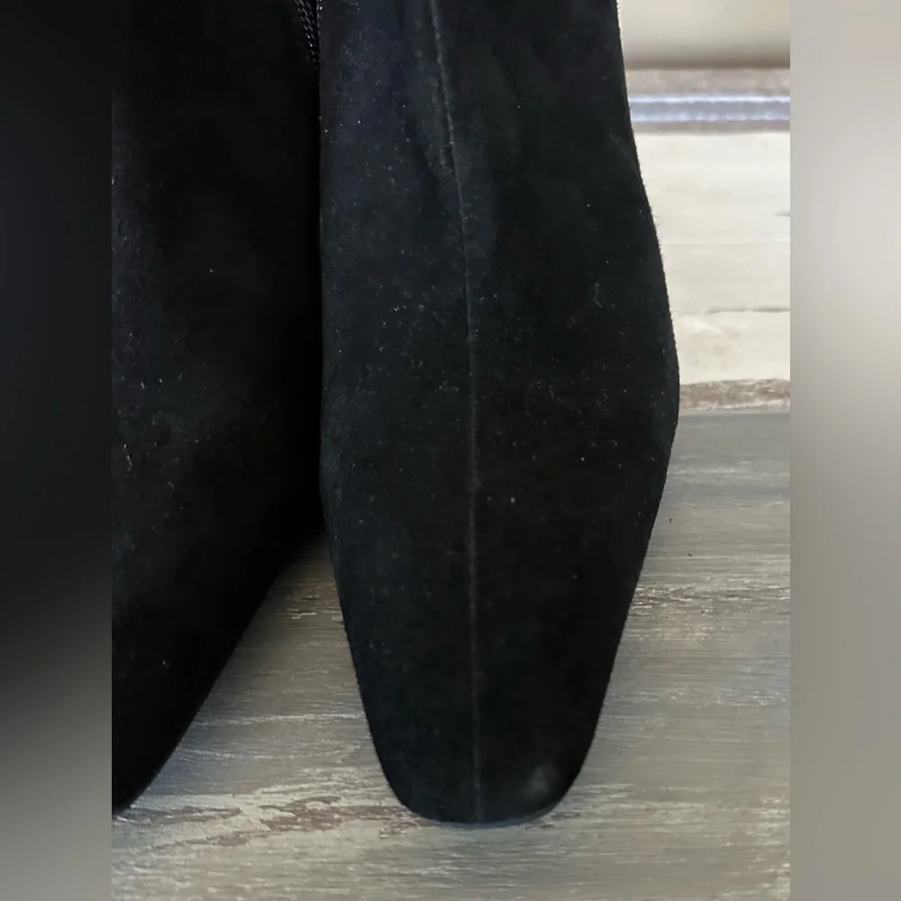 New w/ Imperfections - Donald Pliner Baltimor Suede Boots‎ - Size 6. Retail $250